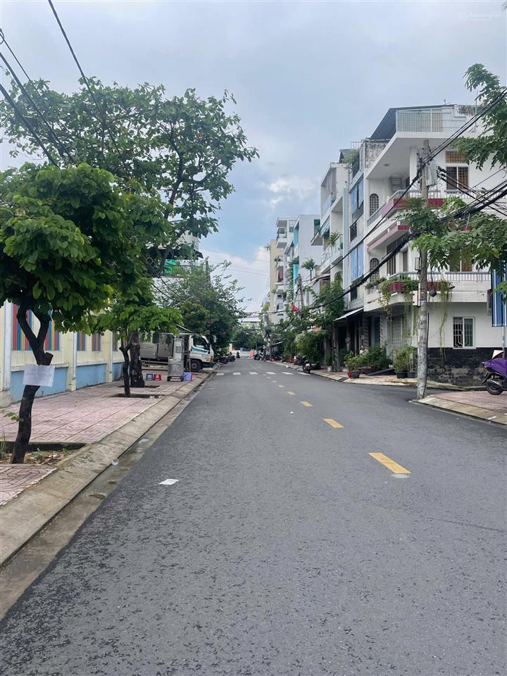 Chỉ 9.2 tỷ. nhà bán mặt tiền đường số 4 tầng sát vách phạm hùng quận 8. dt 68m2.