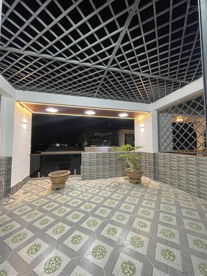 Nhà có thang máy hơn 7 tỷ nhà 4 tầng đẹp lung linh hẻm 8m thông tứ tung, huỳnh tấn phát, nhà bè