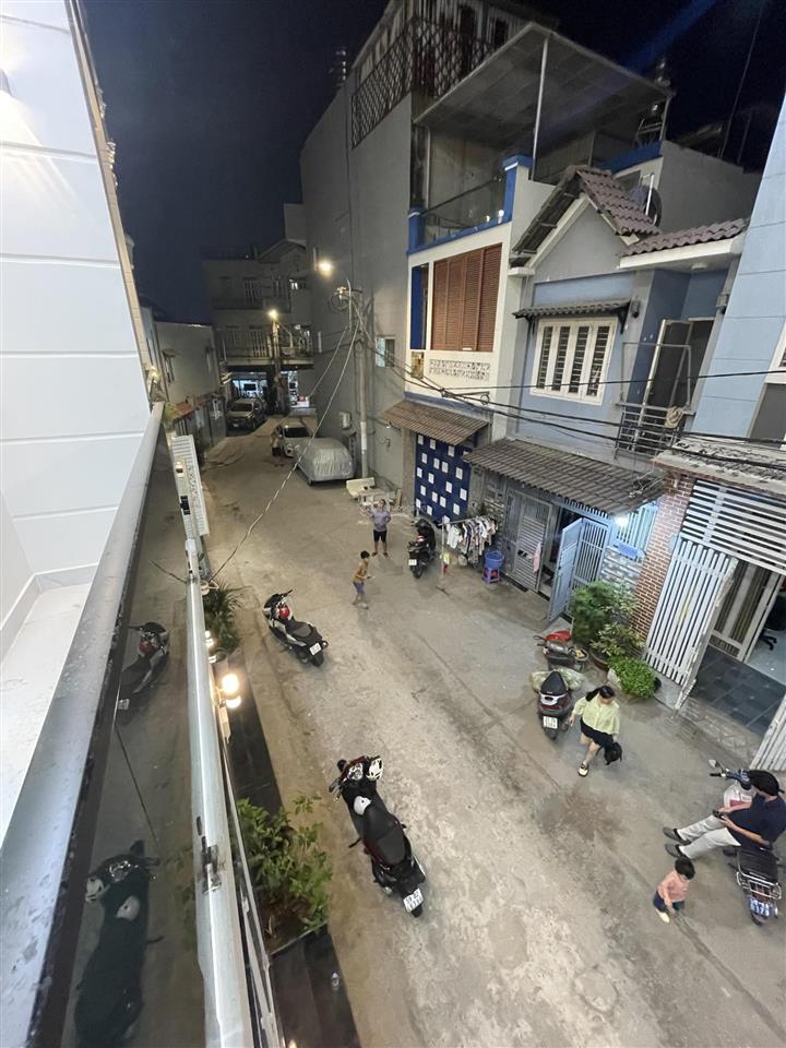 Nhà có thang máy hơn 7 tỷ nhà 4 tầng đẹp lung linh hẻm 8m thông tứ tung, huỳnh tấn phát, nhà bè