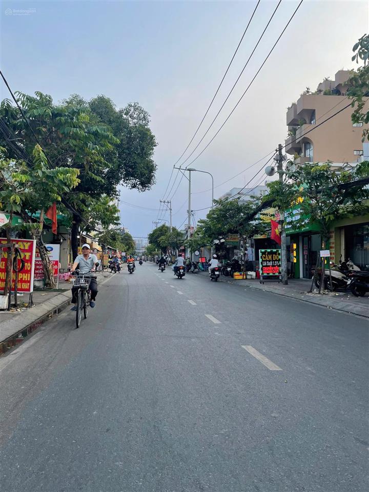 Nhà mtkd lê văn lương vị trí sát lotte mart tân hưng quận 7. dt 125m2. 5 x 25m nở hậu đẹp 19.5 tỷ