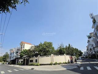 Bán nhà đất lô góc bề thế 180m². sát đường nguyễn thị thập. q7. ngang 12m. nhỉnh 17 tỷ