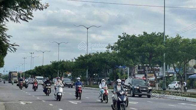 Bán nhà 2 tầng mt lê văn hiến  sát biển sơn thuỷ