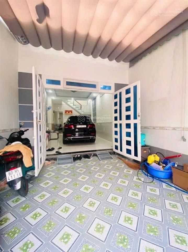Nhích 5 tỷ, nhà 102m2, 3 phòng ngủ, hẻm xe hơi vào nhà. 50 triệu/m2. tân chánh hiệp quận 12
