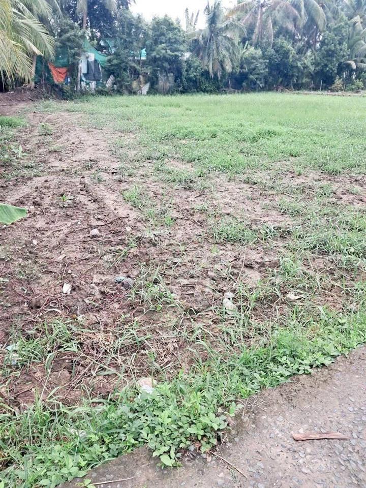 Bán đất đẹp gần quốc lộ 50, 2 tỷ, 500m2, mặt tiền 12m, sổ đỏ đầy đủ