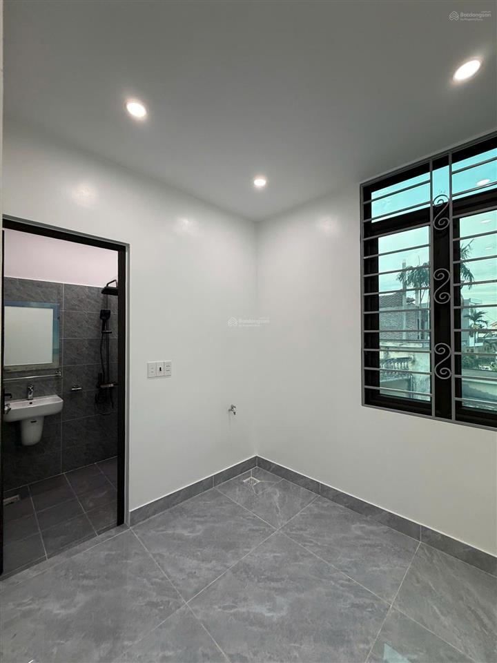 Nhà sân cổng 70m2 gần chợ kiều trung, hồng thái, an dương, hải phòng