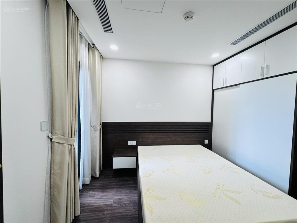 Bán vpdn 2pn 2wc full nt 71m2 giá chỉ 4,3 tỷ cc sunshine sky city quận 7.  0933 339 *** thụy