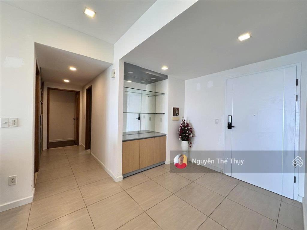 Chỉ 15tr có ngay căn 2pn full nt 123m2 cc noble crystal riverside q7.  0933 339 *** ms thụy