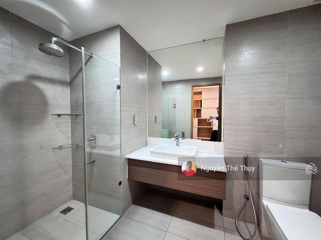 Chỉ 15tr có ngay căn 2pn full nt 123m2 cc noble crystal riverside q7.  0933 339 *** ms thụy