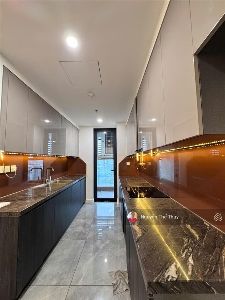 Cho thuê căn 122m2 2pn giá thuê chỉ 15tr (miễn pql) chung cư noble crystal riverside q7