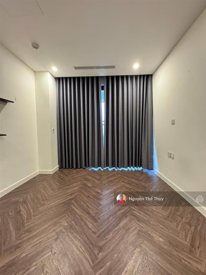 Cho thuê căn 122m2 2pn giá thuê chỉ 15tr (miễn pql) chung cư noble crystal riverside q7
