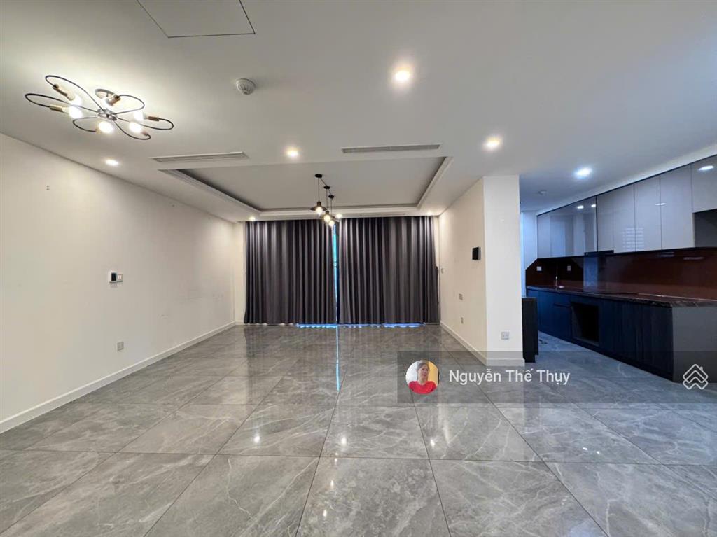 Cho thuê căn 122m2 2pn giá thuê chỉ 15tr (miễn pql) chung cư noble crystal riverside q7