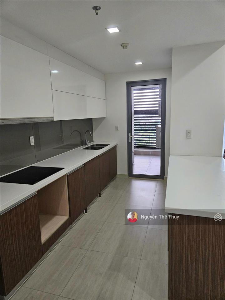 Cho thuê căn 2pn full nt giá thuê 16tr (miễn pql) chung cư noble crystal riverside q7