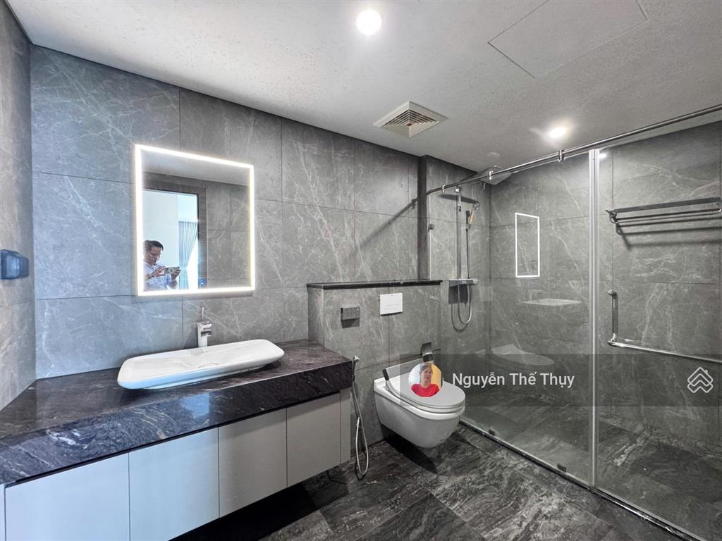 Căn 138m2 2pn giá thuê 18tr/th chung cư noble crystal riverside q7