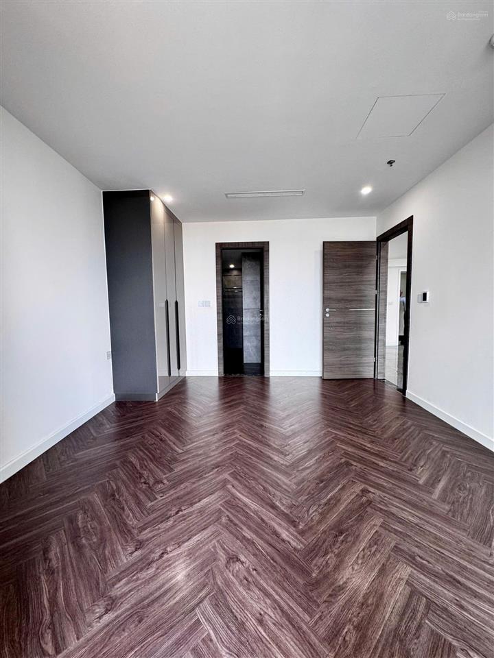Chỉ 13 triệu có ngay căn 2pn+1 ntcb cc noble crystal riverside q7.