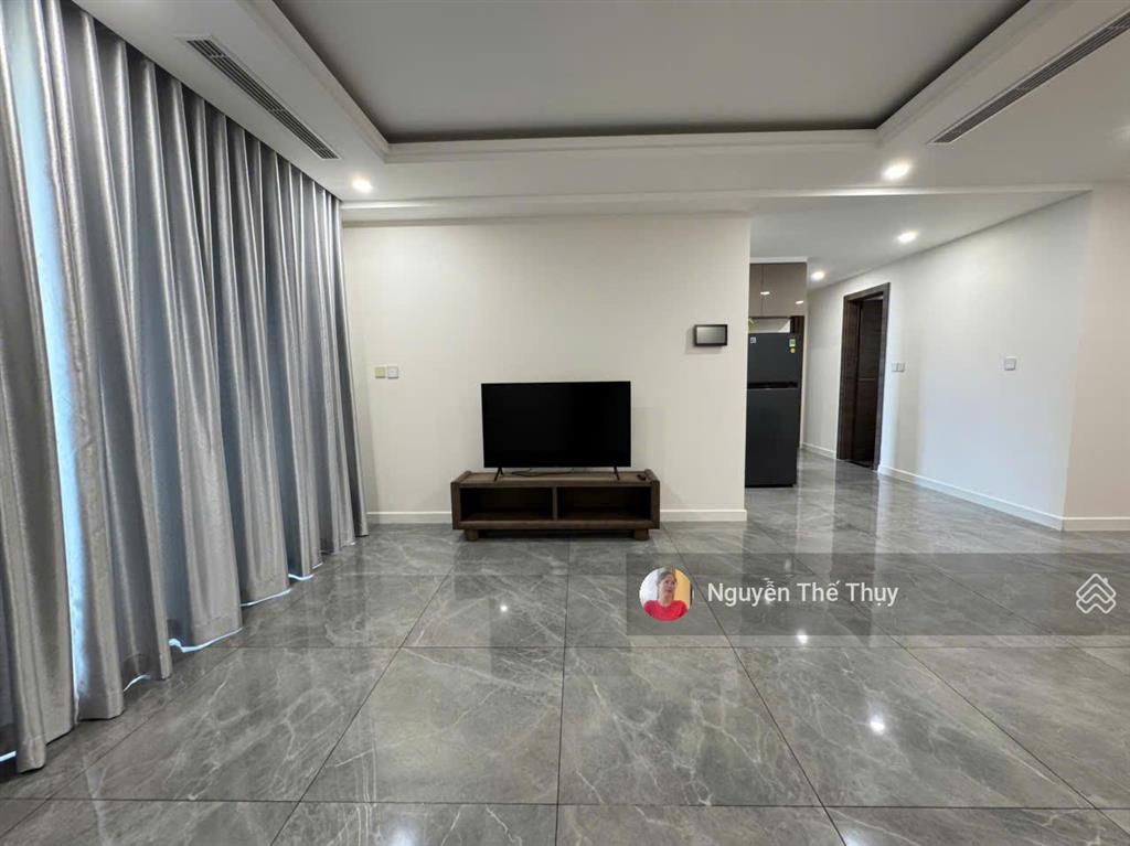 Cho thuê căn 2pn 122m2 full nt giá thuê 20tr/th (miễn pql) chung cư noble crystal riverside q7