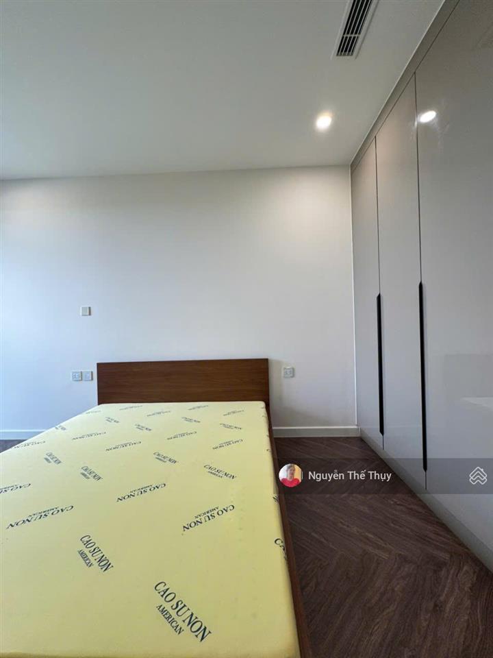 Cho thuê căn 2pn 122m2 full nt giá thuê 20tr/th (miễn pql) chung cư noble crystal riverside q7