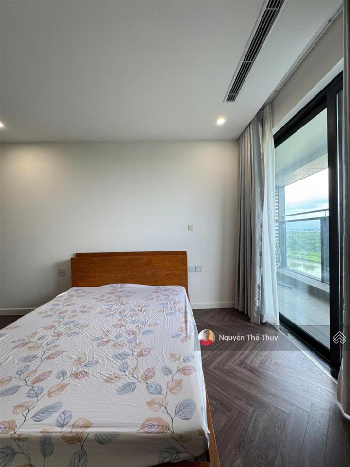 Cho thuê căn 2pn 122m2 full nt giá thuê 20tr/th (miễn pql) chung cư noble crystal riverside q7