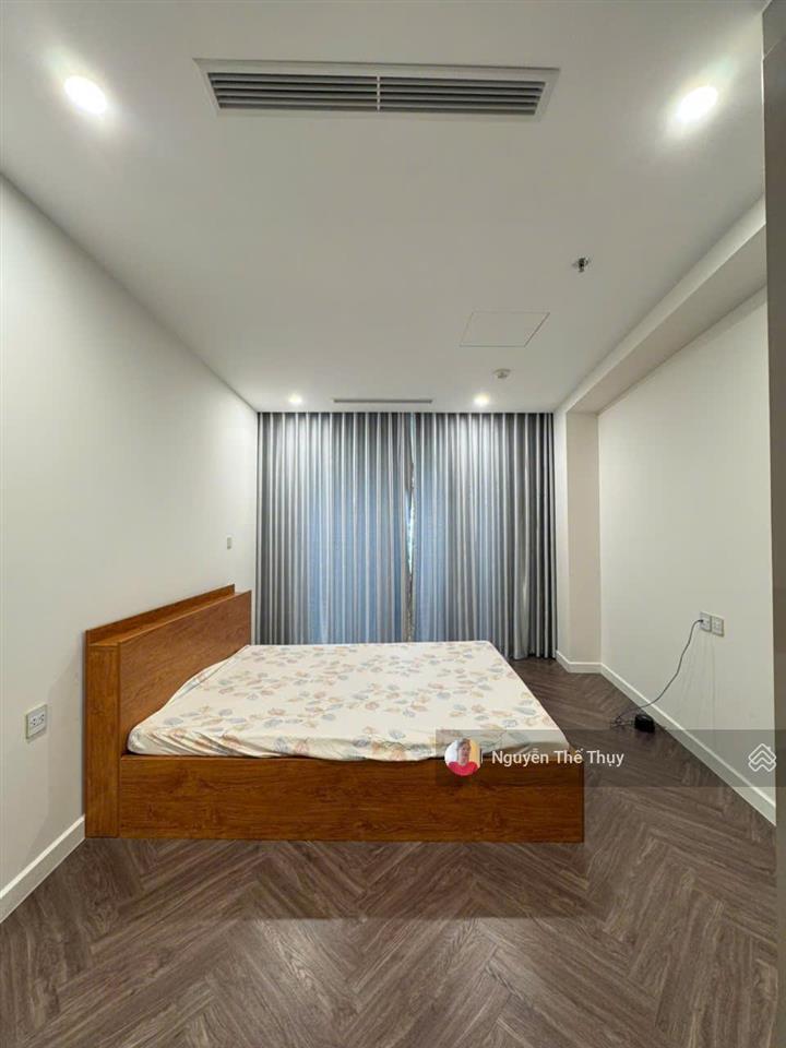 Cho thuê căn 2pn 122m2 full nt giá thuê 20tr/th (miễn pql) chung cư noble crystal riverside q7