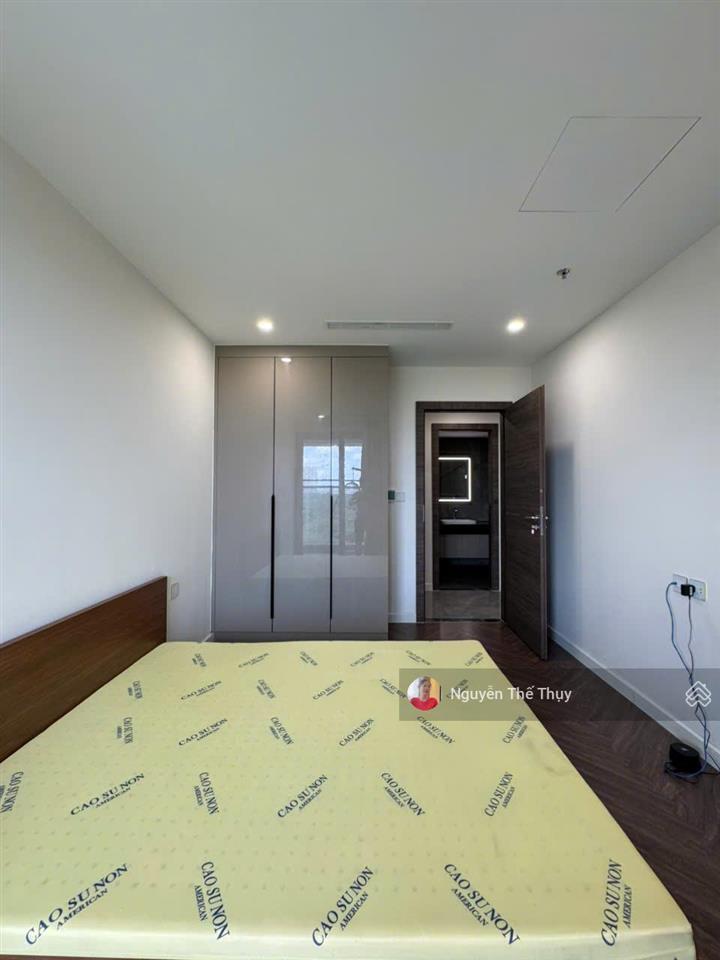 Cho thuê căn 2pn 122m2 full nt giá thuê 20tr/th (miễn pql) chung cư noble crystal riverside q7