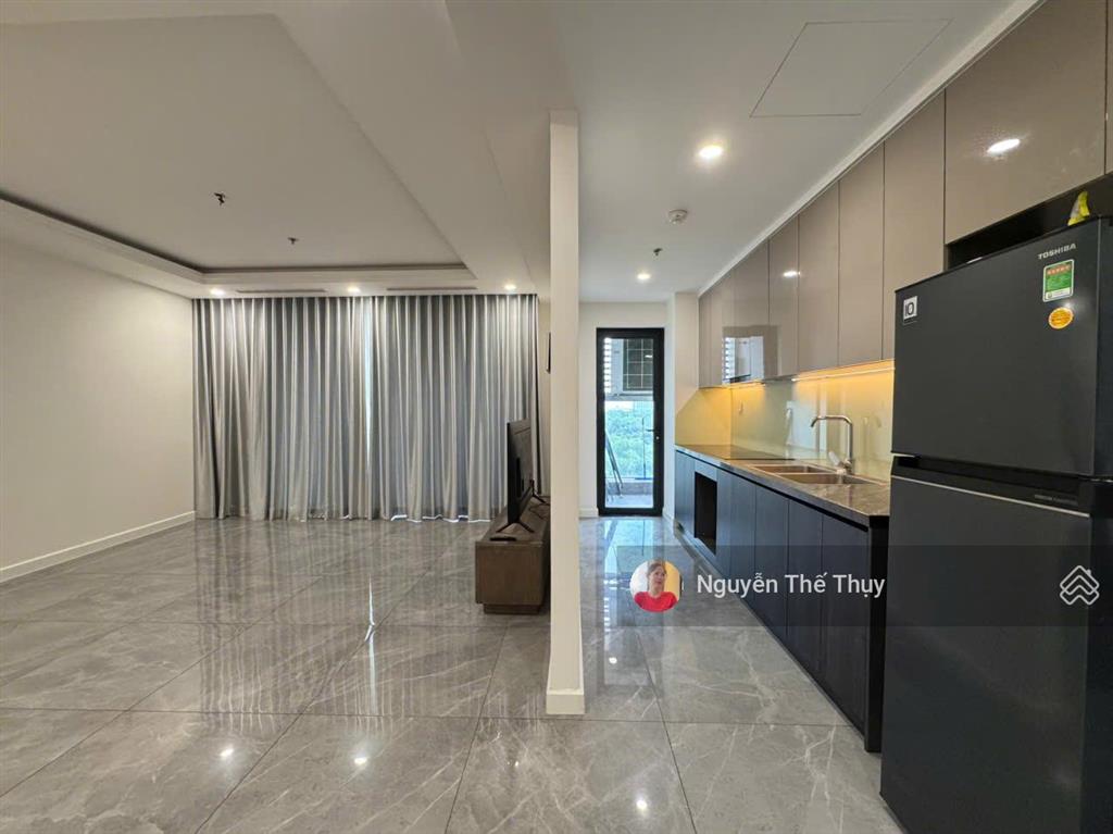 Cho thuê căn 2pn 122m2 full nt giá thuê 20tr/th (miễn pql) chung cư noble crystal riverside q7