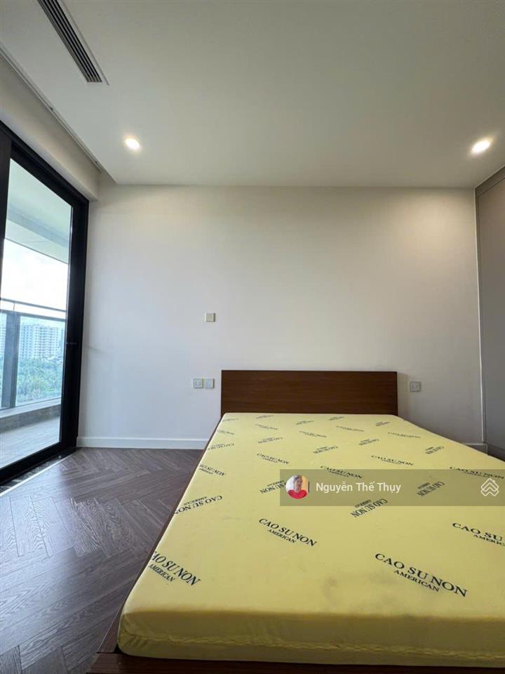 Cho thuê căn 2pn 122m2 full nt giá thuê 20tr/th (miễn pql) chung cư noble crystal riverside q7