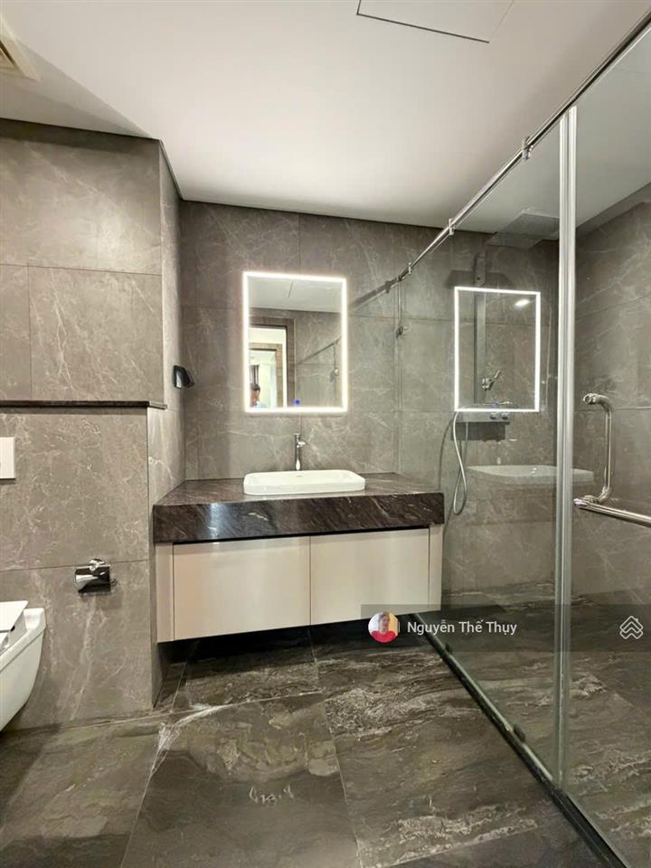 Cho thuê căn góc 2pn giá thuê 17tr/th (miễn pql) chung cư noble crystal riverside q7