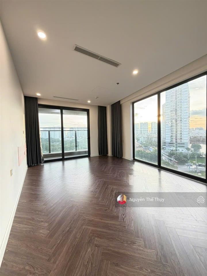 Cho thuê căn góc 2pn giá thuê 17tr/th (miễn pql) chung cư noble crystal riverside q7
