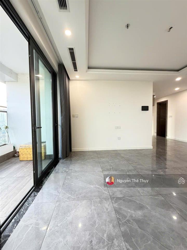 Cho thuê căn góc 2pn giá thuê 17tr/th (miễn pql) chung cư noble crystal riverside q7