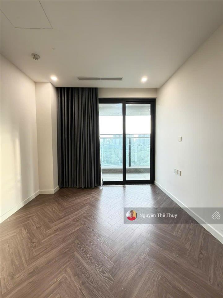 Cho thuê căn góc 2pn giá thuê 17tr/th (miễn pql) chung cư noble crystal riverside q7