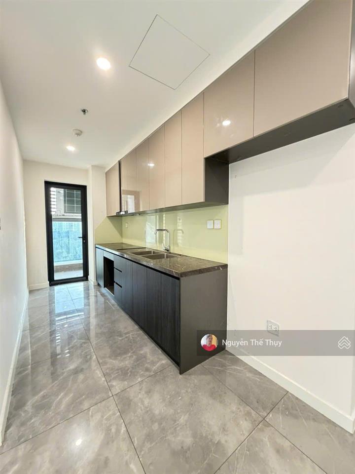 Cho thuê căn góc 2pn giá thuê 17tr/th (miễn pql) chung cư noble crystal riverside q7