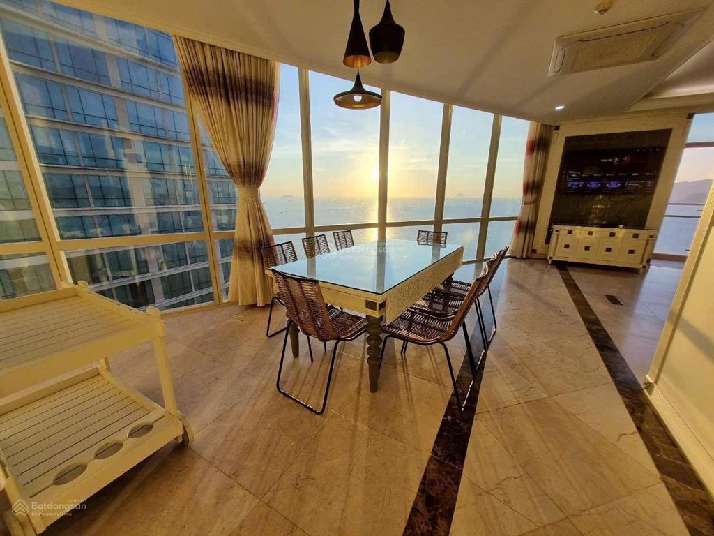 Siêu phẩm căn góc view biển triệu đô tại nha trang center  biển trần phú 164,6m2 3pn giá 18 tỷ