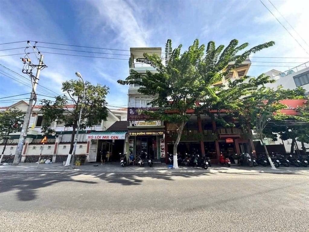 Nhà mặt đường tôn thất tùng nha trangcách biển 300m sẵn hợp đồng thuê 20tr/tháng giá 13tỷ500
