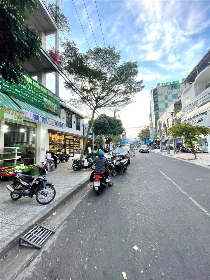 Đất mặt tiền đường điện biên phủ 200,4m ngang 10m cách biển 750m đối diện trường học giá 24tỷ