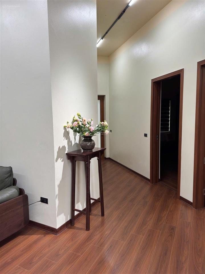 Bán khuôn viên nghỉ dưỡng hơn 1ha có nhà sẵn gần suối, thác và đập nước cao phong, hòa bình
