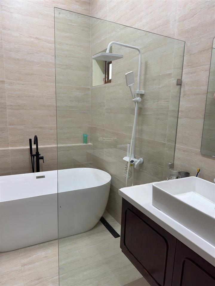 Bán khuôn viên nghỉ dưỡng hơn 1ha có nhà sẵn gần suối, thác và đập nước cao phong, hòa bình