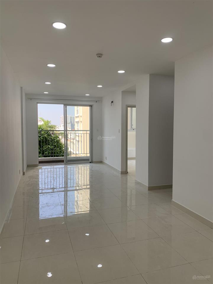 Chính chủ cần bán ch cộng hòa garden 2pn 2wc 77m2 tầng đẹp view thoáng mát.  0948 032 ***