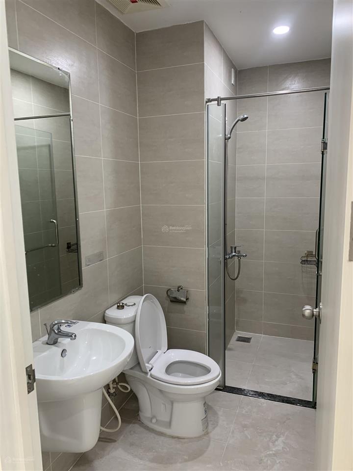 Chính chủ cần bán ch cộng hòa garden 2pn 2wc 77m2 tầng đẹp view thoáng mát.  0948 032 ***