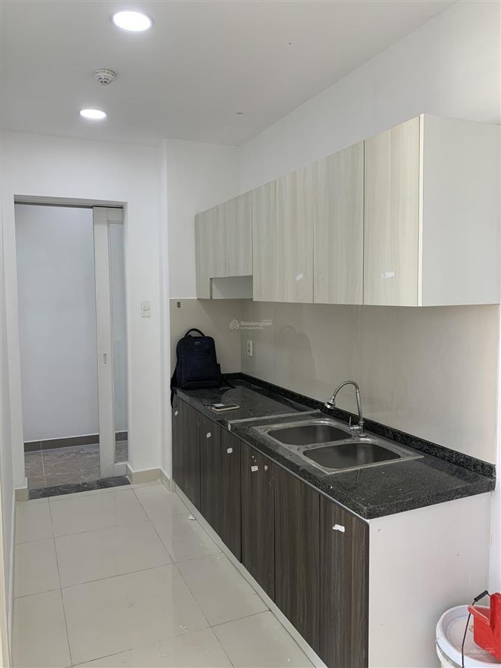 Chính chủ cần bán ch cộng hòa garden 2pn 2wc 77m2 tầng đẹp view thoáng mát.  0948 032 ***