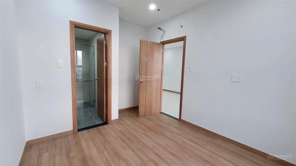 Cần bán gấp căn hộ 2pn 2wc bcons greenview sổ sẵn công chứng ngay giá chỉ 2tỷ1  0948 032 ***
