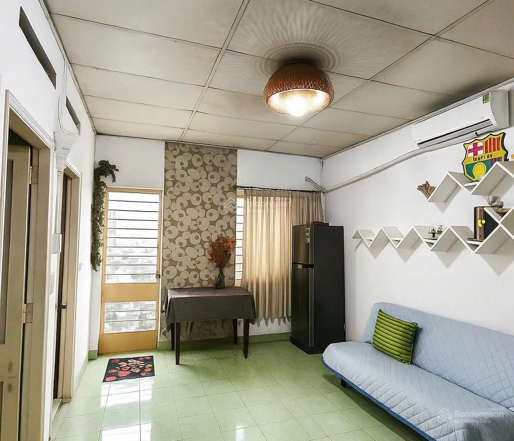 Cần bán căn chung cư bàu cát 2, 55m2 giá tốt, đã có sổ hồng.  0948 032 ***
