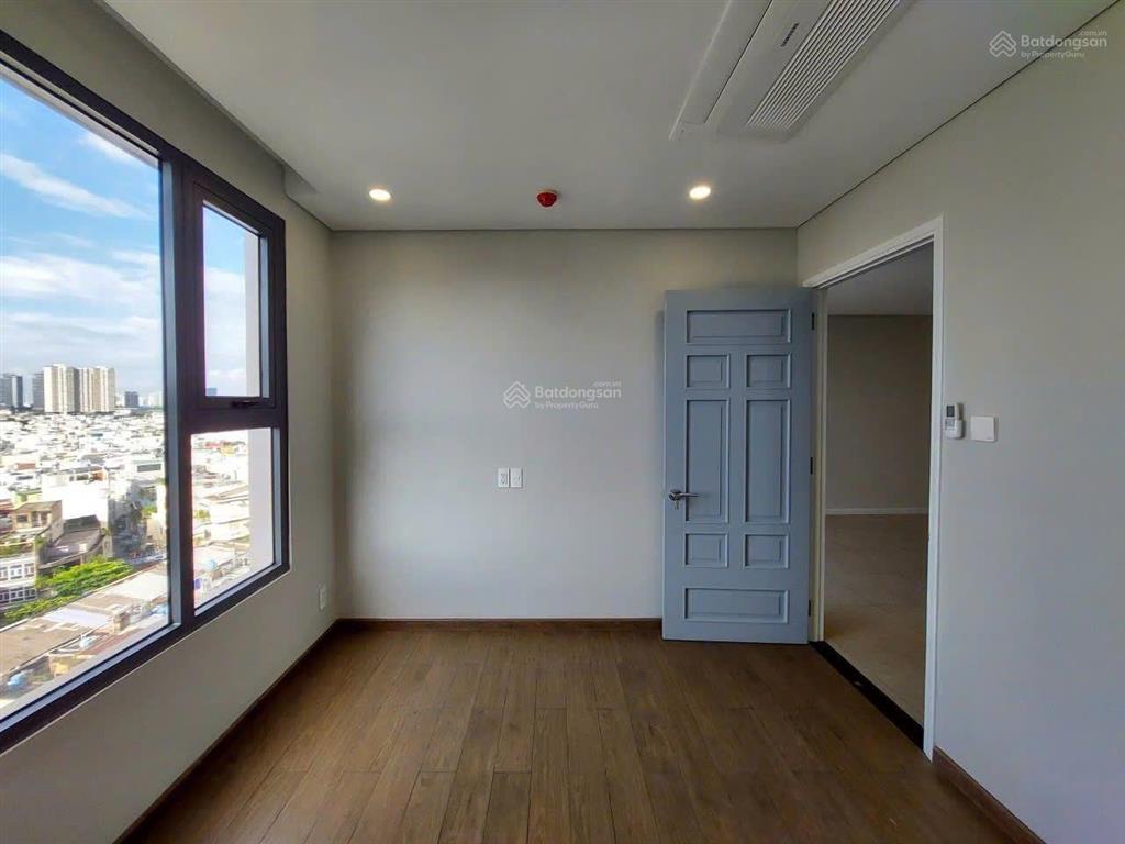 Cần bán chung cư vĩnh hội căn 2pn 2wc 70m2 căn góc đẹp view đẹp thoáng mát.  0948 032 ***