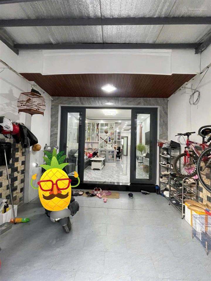 Nhà chủ ở 2 tầng  sân rộng, hẻm 3m, gần mặt tiền lâm văn bền, ngay cư xá ngân hàng, đhtc marketing