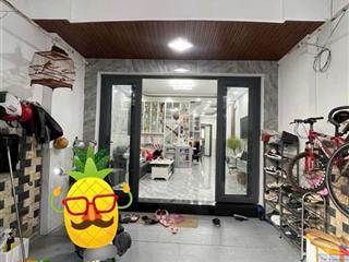 Nhà chủ ở 2 tầng  sân rộng, hẻm 3m, gần mặt tiền lâm văn bền, ngay cư xá ngân hàng, đhtc marketing