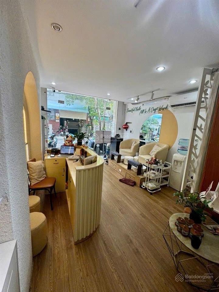 Nhỉnh 8 tỷ nhà 3 tầng/ 60 m2 mặt tiền kinh doanh lý phục man gần vincom nam long, nhà thi đấu q7