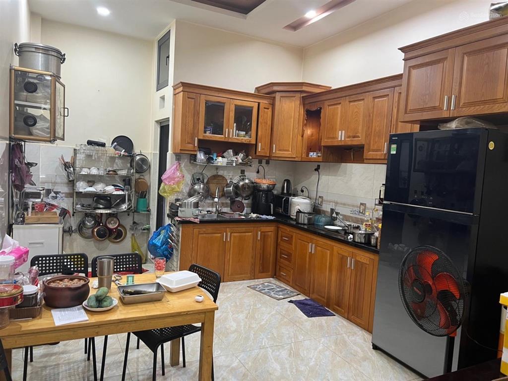 Cchủ bán nhà đúc 4 tầng/ 65 m2,sân rộng hẻm rộng 3.9m nguyễn thị thập,gần chợ tân mỹ bệnh viện fv