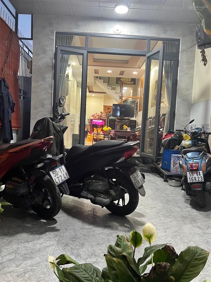 Cchủ bán nhà đúc 4 tầng/ 65 m2,sân rộng hẻm rộng 3.9m nguyễn thị thập,gần chợ tân mỹ bệnh viện fv