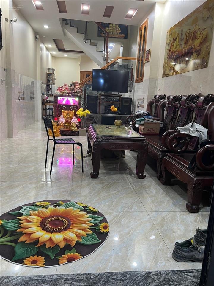 Cchủ bán nhà đúc 4 tầng/ 65 m2,sân rộng hẻm rộng 3.9m nguyễn thị thập,gần chợ tân mỹ bệnh viện fv