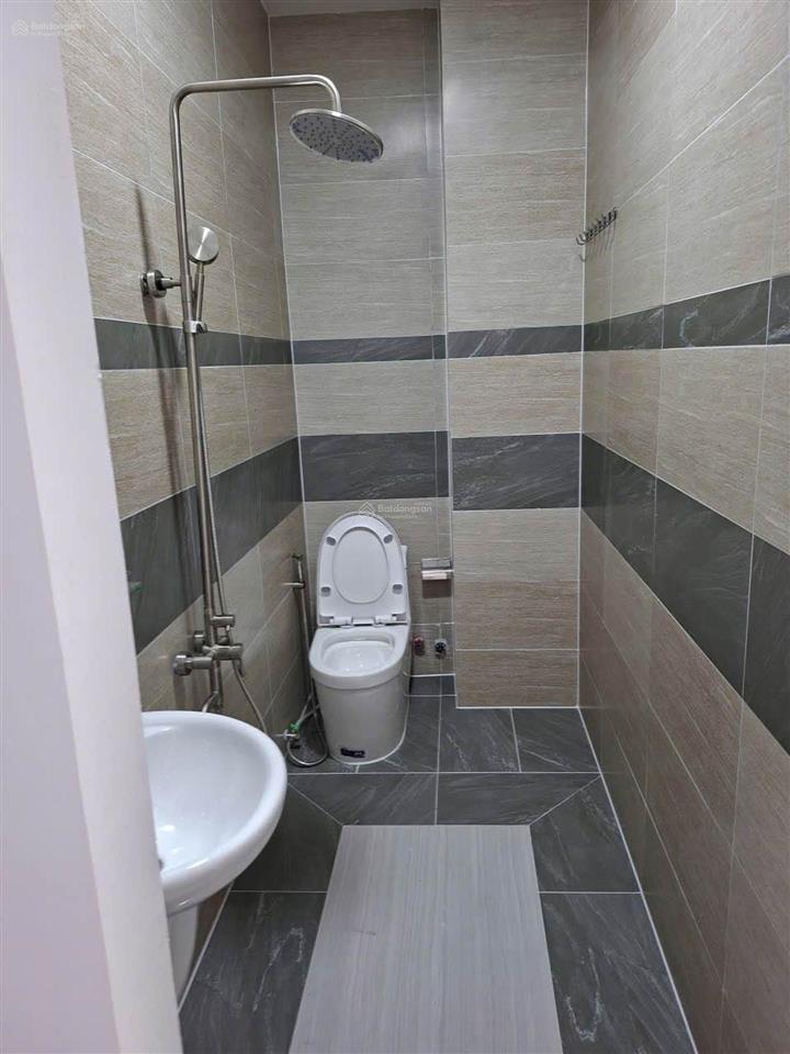 Ngộp bank ! chủ bán gấp nhà đúc 4 tầng mái tum/ 60 m2 hẻm 4m, gần mt phạm hữu lầu kdc phú mỹ hưng