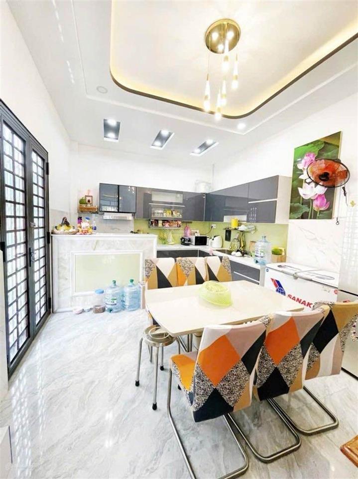 Bán gấp nhà chính chủ 4 tầng/ dtsd 240 m2  sân rộng, hẻm 4m lê văn lương, gần lottemart  him lam