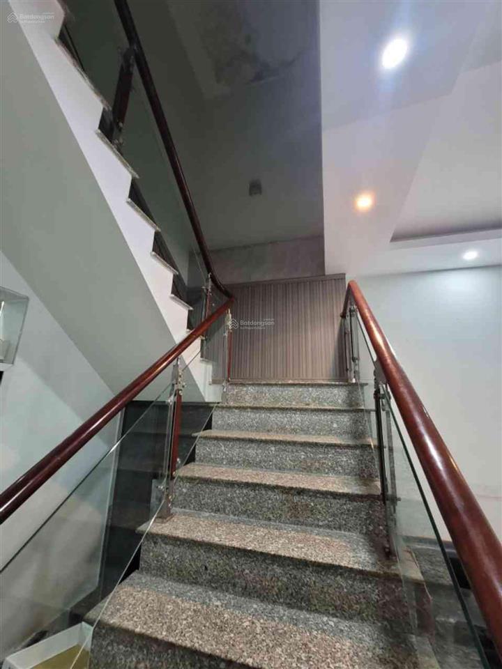 Nhà trệt, lầu btct sân rộng, 3 phòng ngủ hẻm 4m nguyễn thị thập, gần bigc, phú mỹ hưng  chợ tân mỹ